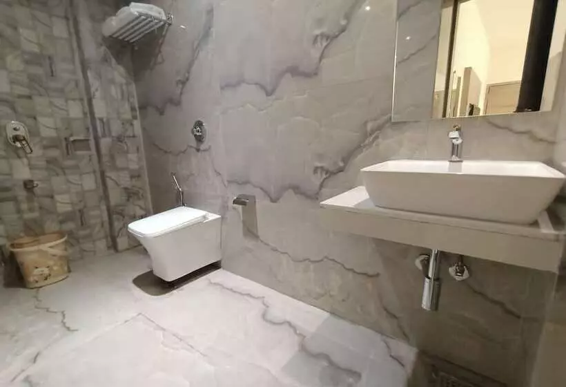 ホテル Beverly Palace Santacruz Near Bkc Mumbai Airport T1