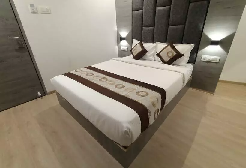 ホテル Beverly Palace Santacruz Near Bkc Mumbai Airport T1