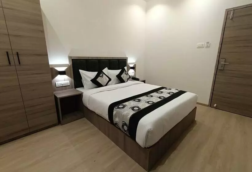 ホテル Beverly Palace Santacruz Near Bkc Mumbai Airport T1