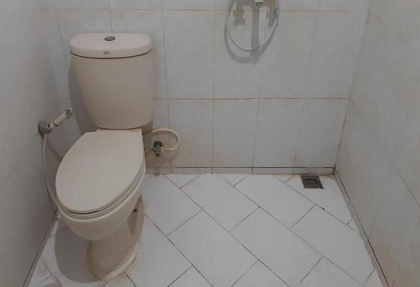 בית מלון כפרי Oyo 93512 Umbuy Homestay