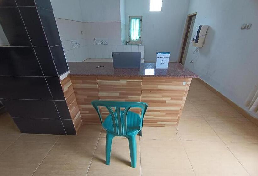 בית מלון כפרי Oyo 93512 Umbuy Homestay