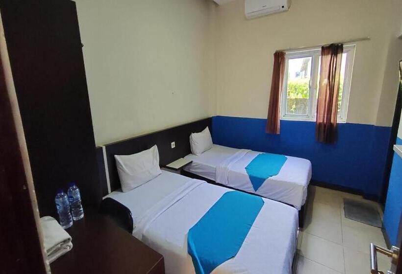 בית מלון כפרי Oyo 93512 Umbuy Homestay