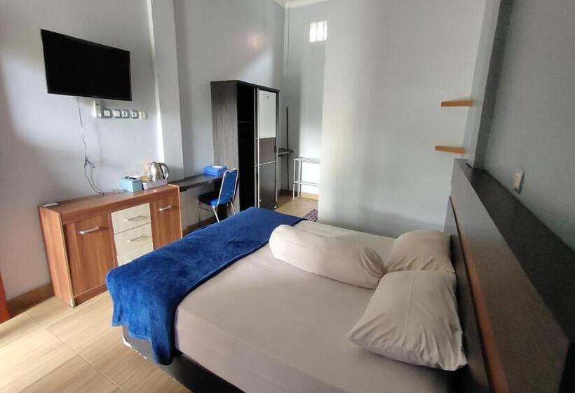 בית מלון כפרי Oyo 93512 Umbuy Homestay