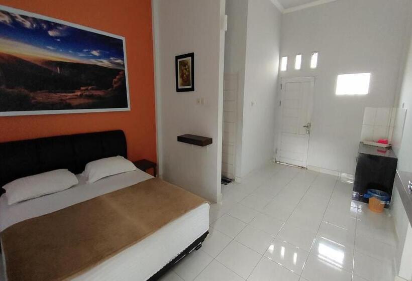 בית מלון כפרי Oyo 93512 Umbuy Homestay