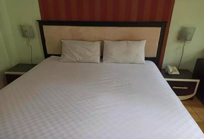 ホテル Oyo 93512 Umbuy Homestay