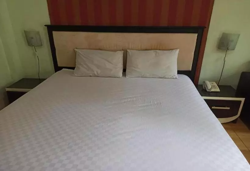 ホテル Oyo 93512 Umbuy Homestay