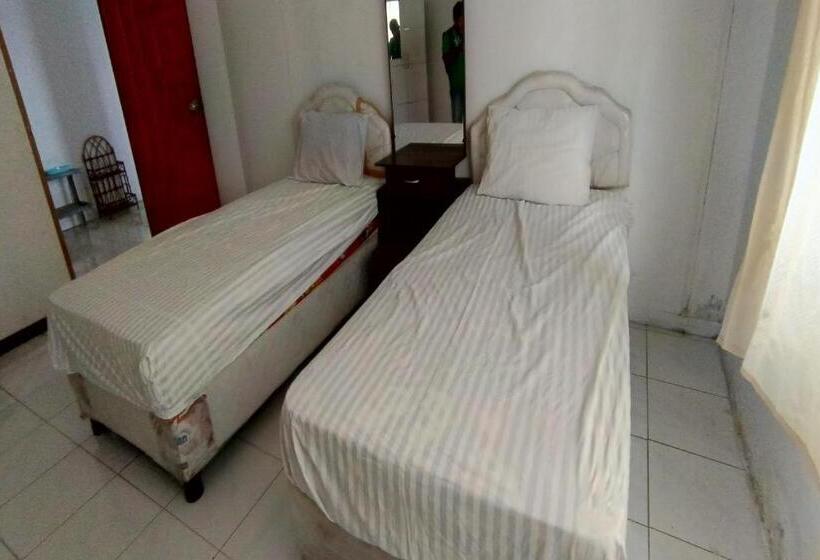 בית מלון כפרי Oyo 93512 Umbuy Homestay