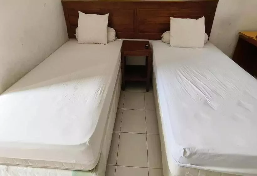 ホテル Oyo 93512 Umbuy Homestay