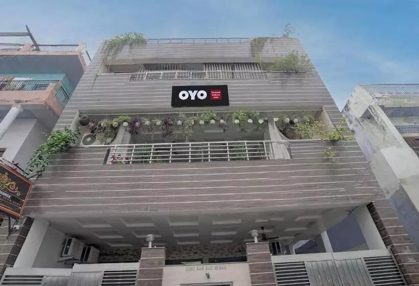 ホテル Oyo The Grand Rediance