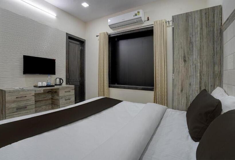 هتل Oyo The Grand Rediance