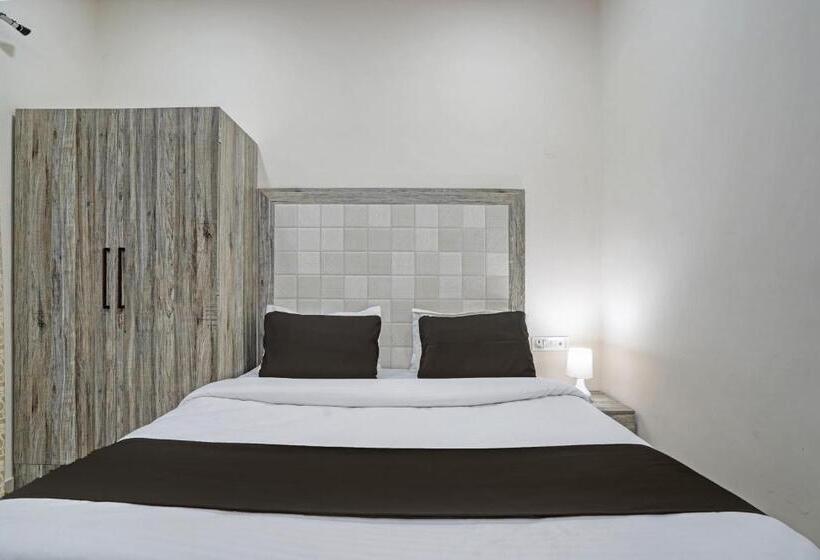 هتل Oyo The Grand Rediance