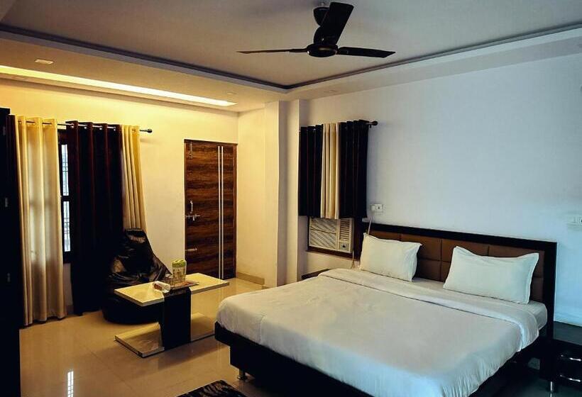 酒店 Pink Paradise