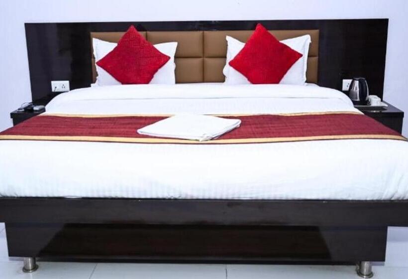 酒店 Pink Paradise