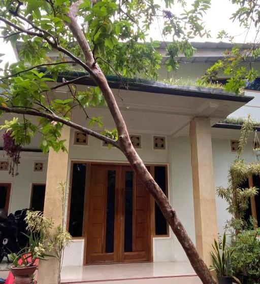 Szálloda Spot On 93519 Kebun Manis Homestay