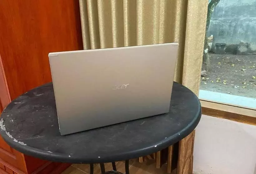 ホテル Spot On 93519 Kebun Manis Homestay