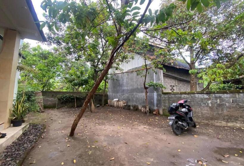 Szálloda Spot On 93519 Kebun Manis Homestay