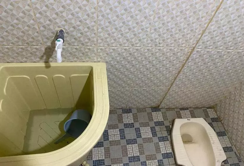 ホテル Spot On 93519 Kebun Manis Homestay