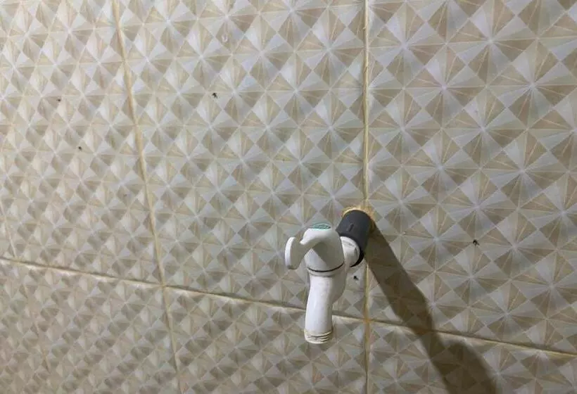 ホテル Spot On 93519 Kebun Manis Homestay