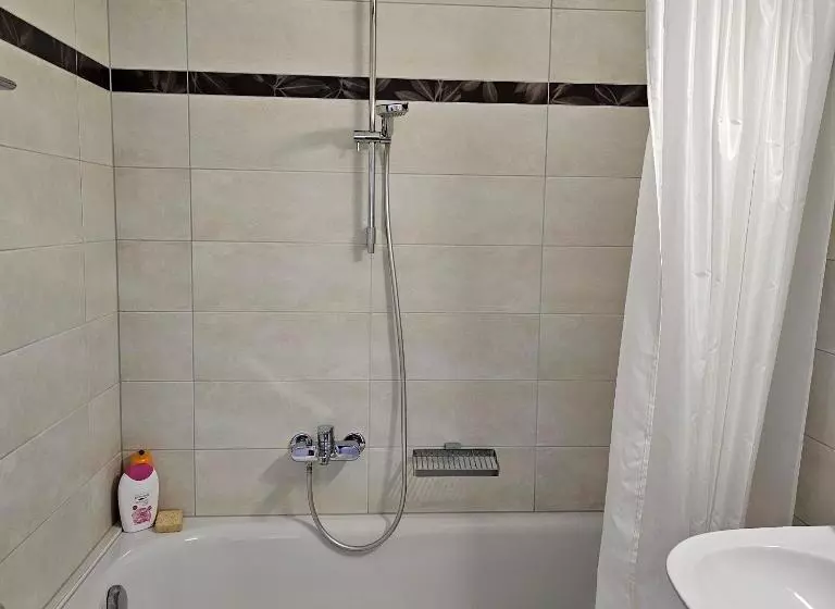 ペンション Appartement Meublé à Louer à Nax