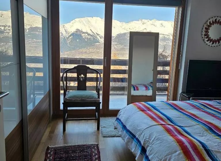 ペンション Appartement Meublé à Louer à Nax