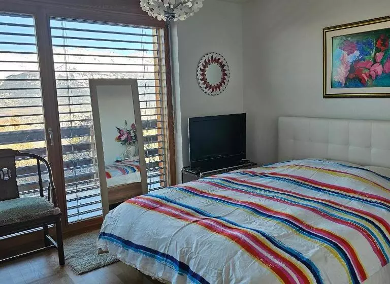 ペンション Appartement Meublé à Louer à Nax