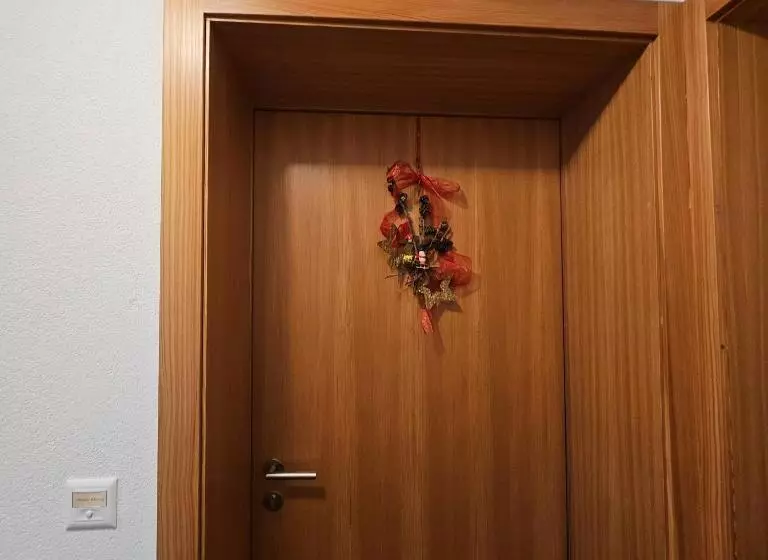ペンション Appartement Meublé à Louer à Nax