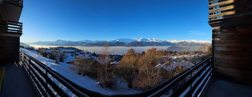 ペンション Appartement Meublé à Louer à Nax