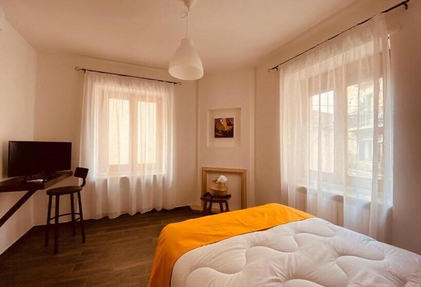 펜션 Carrales Guest House