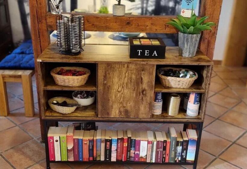 Majatalo Bestvacation   Gästehaus Mit 5 Einzel , Doppelzimmern, 5 Bäder, 7 Betten  Kaffee  Und Teenische, Kos