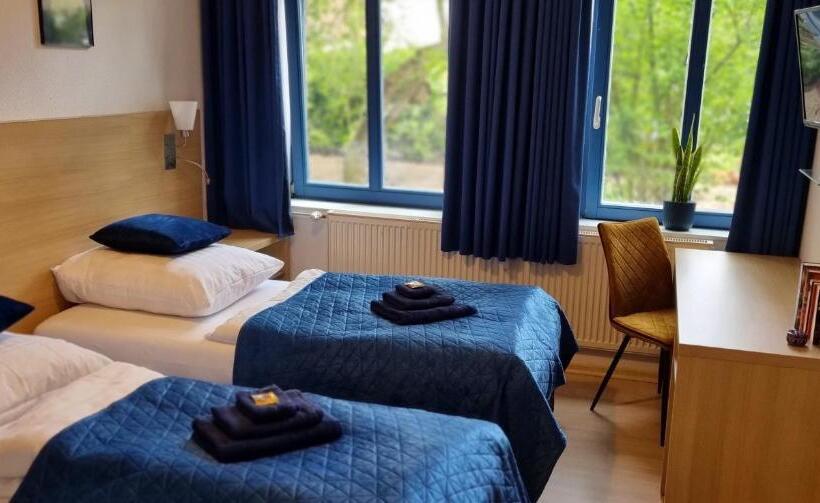 Majatalo Bestvacation   Gästehaus Mit 5 Einzel , Doppelzimmern, 5 Bäder, 7 Betten  Kaffee  Und Teenische, Kos