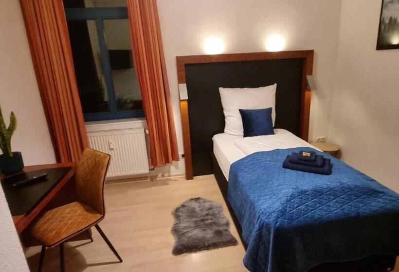 Majatalo Bestvacation   Gästehaus Mit 5 Einzel , Doppelzimmern, 5 Bäder, 7 Betten  Kaffee  Und Teenische, Kos