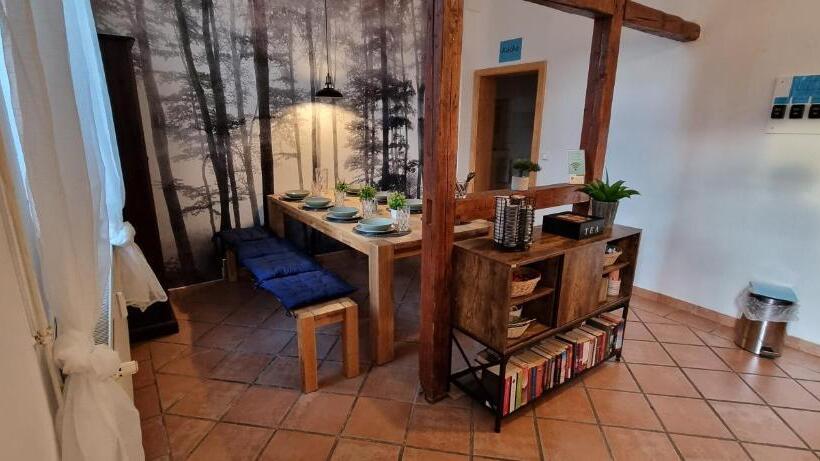 Majatalo Bestvacation   Gästehaus Mit 5 Einzel , Doppelzimmern, 5 Bäder, 7 Betten  Kaffee  Und Teenische, Kos