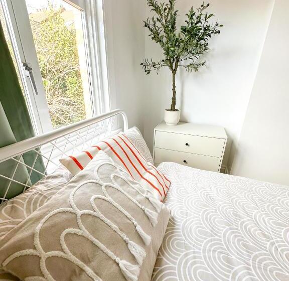 بنسيون Fosse Luxurys