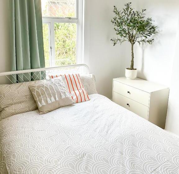 بنسيون Fosse Luxurys