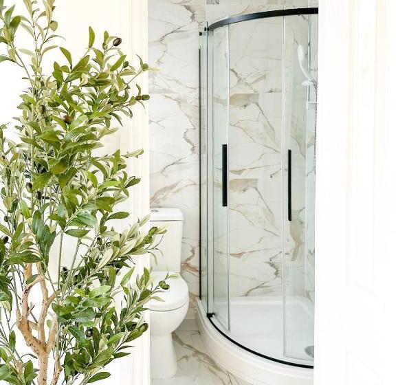 بنسيون Fosse Luxurys