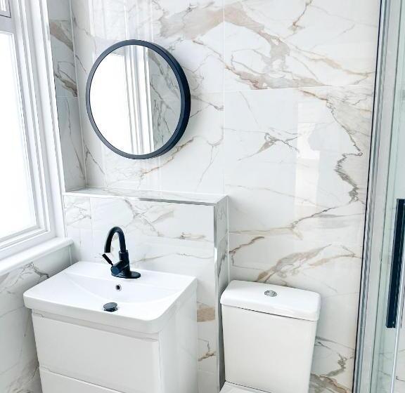 بنسيون Fosse Luxurys