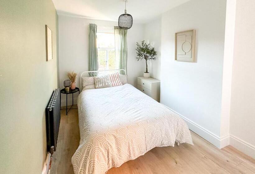 بنسيون Fosse Luxurys