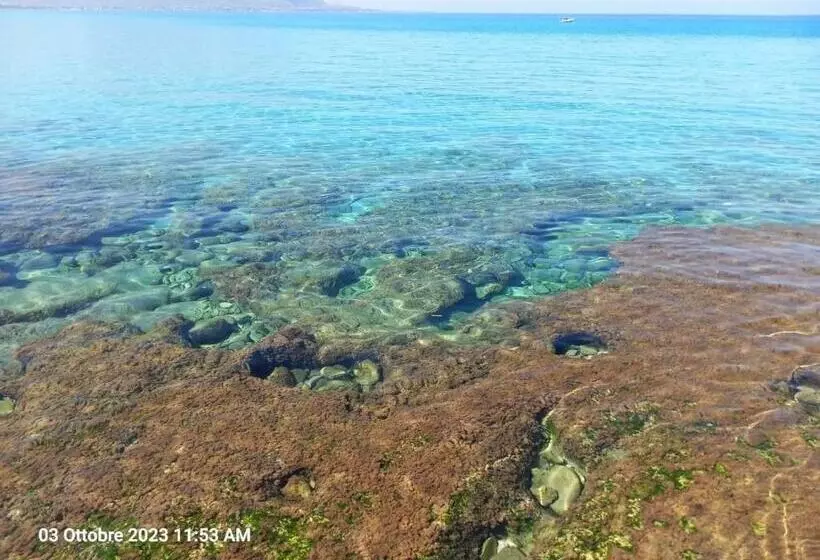 ペンション Il Cortile Isola Casa Vacanze