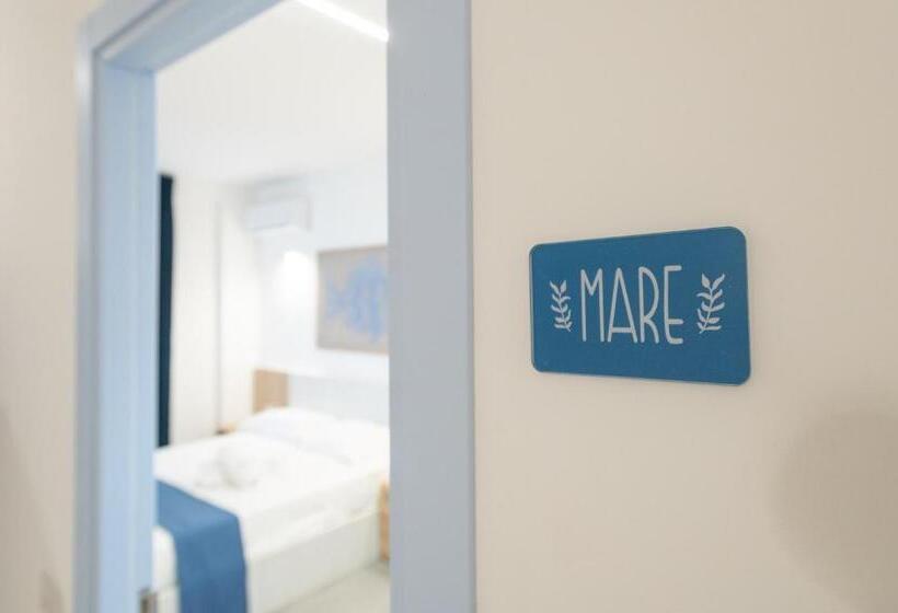 פנסיון Il Cortile Isola Casa Vacanze