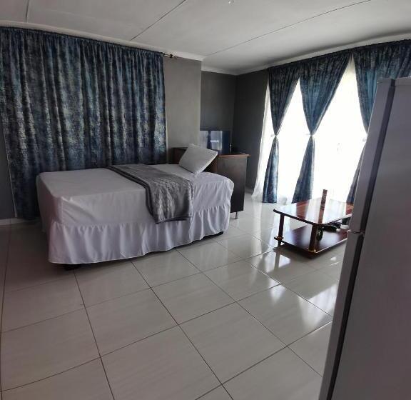 פנסיון Jmd & Fivhilini Guest House