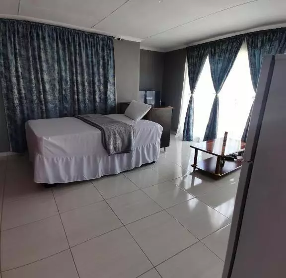 ペンション Jmd & Fivhilini Guest House