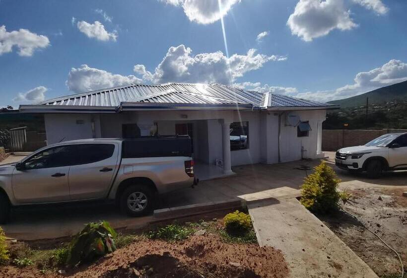 פנסיון Jmd & Fivhilini Guest House