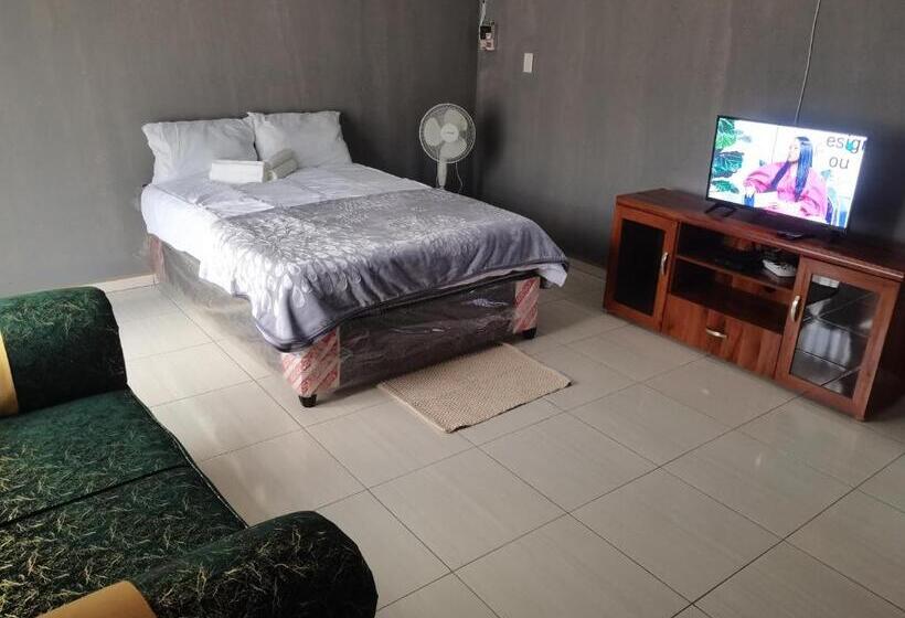 פנסיון Jmd & Fivhilini Guest House