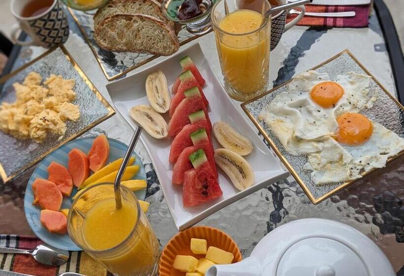 بنسيون Losu Polhena