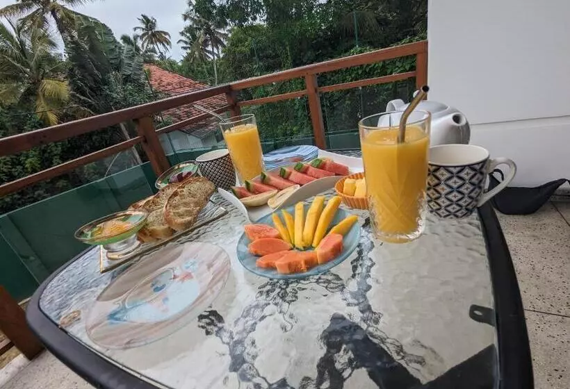 Majatalo Losu Polhena