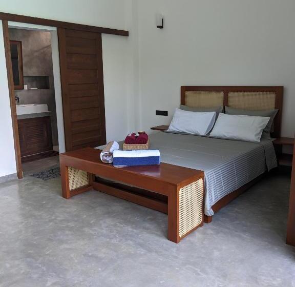 بنسيون Losu Polhena