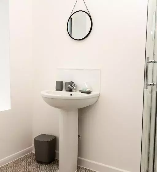 ペンション Suite 5   Stylist Spot In Oldham City Centre