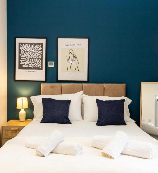 Pensiune Suite 5   Stylist Spot In Oldham City Centre