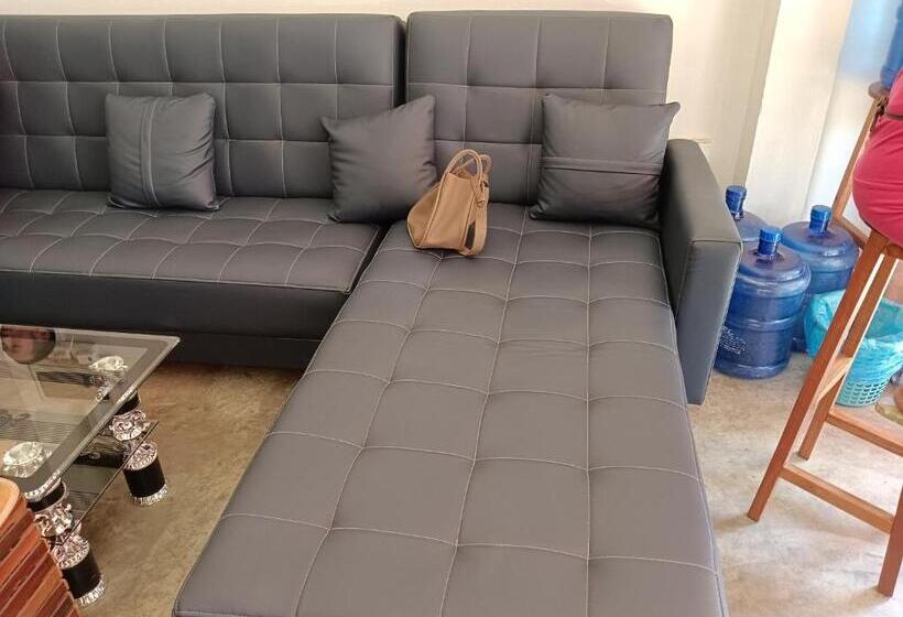 Annie Backpacker Hostel