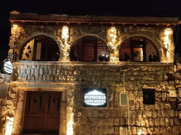 Hotelli Euphoria Cave House